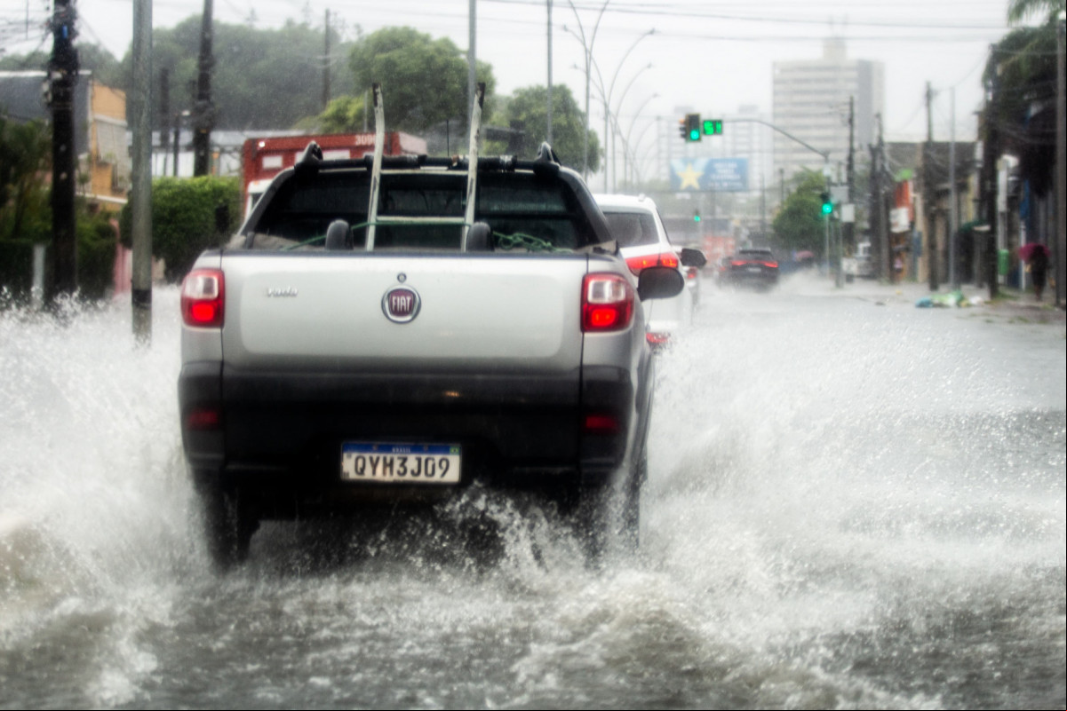 Chuva causou transtornos no Recife 