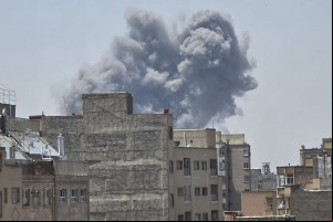 Irã disparou mais duas levas de mísseis balísticos contra Israel em resposta aos ataques israelenses